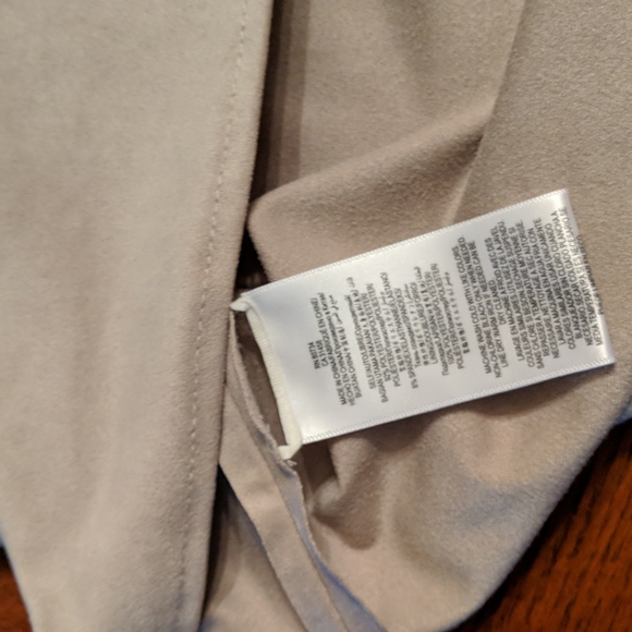 BCBGMAXAZRIA Faux-Suede Sleeveless Asymmetrical Soft Top - Picture 5 of 7